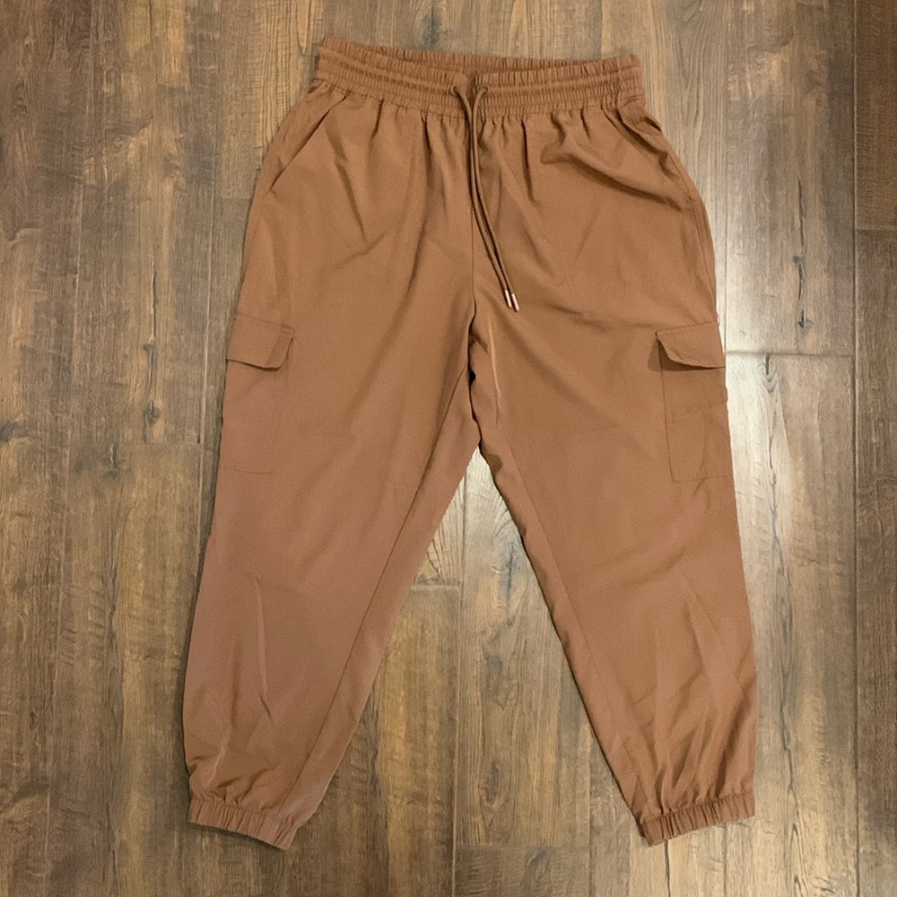 Old Navy chocolate colored jogger pant